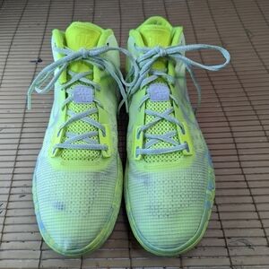 Nike Kyrie Flytrap 4 Men's Size 10.5 Volt Green Grey White Sneakers CT1972-700